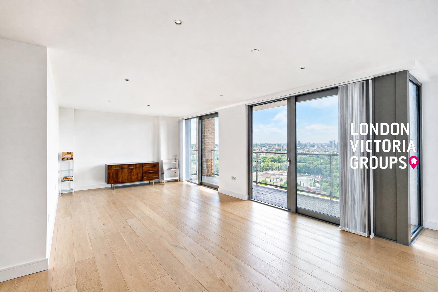2 bed property in Heritage Tower, 118 East Ferry Road, LONDON